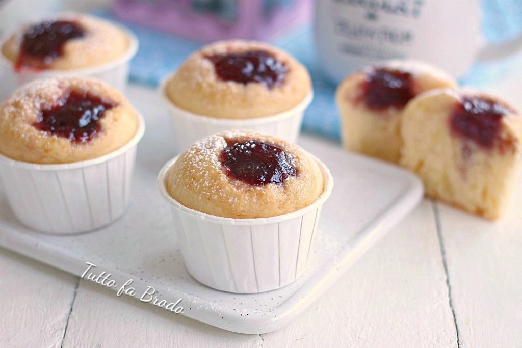 MUFFIN ALLACQUA RIPIENI DI MARMELLATA Tutto Fa Brodo In Cucina