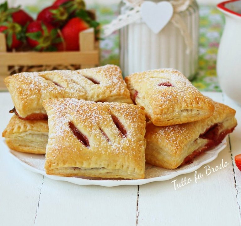 SFOGLIATINE ALLE FRAGOLE FRESCHE E Marmellata Tutto Fa Brodo In Cucina