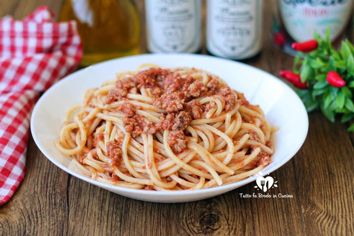 Spaghetti Alla Bolognese Con Rag Di Carne Tutto Fa Brodo In Cucina