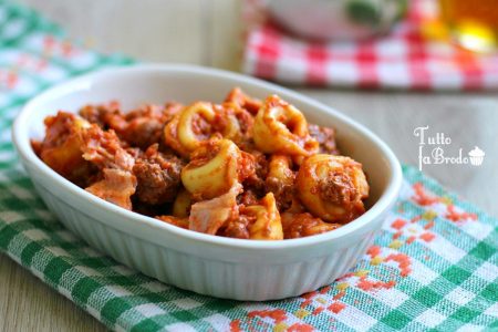 TORTELLINI CON RAGU' ALLA BOLOGNESE