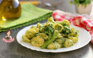 ORECCHIETTE CON BROCCOLI PRIMO FACILE