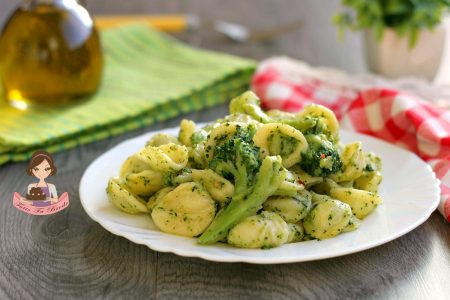 ORECCHIETTE CON BROCCOLI PRIMO FACILE