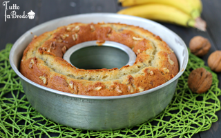 CIAMBELLA ALLA BANANA E NOCI