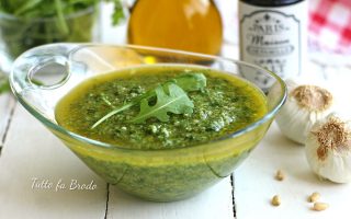 PESTO DI RUCOLA E PINOLI