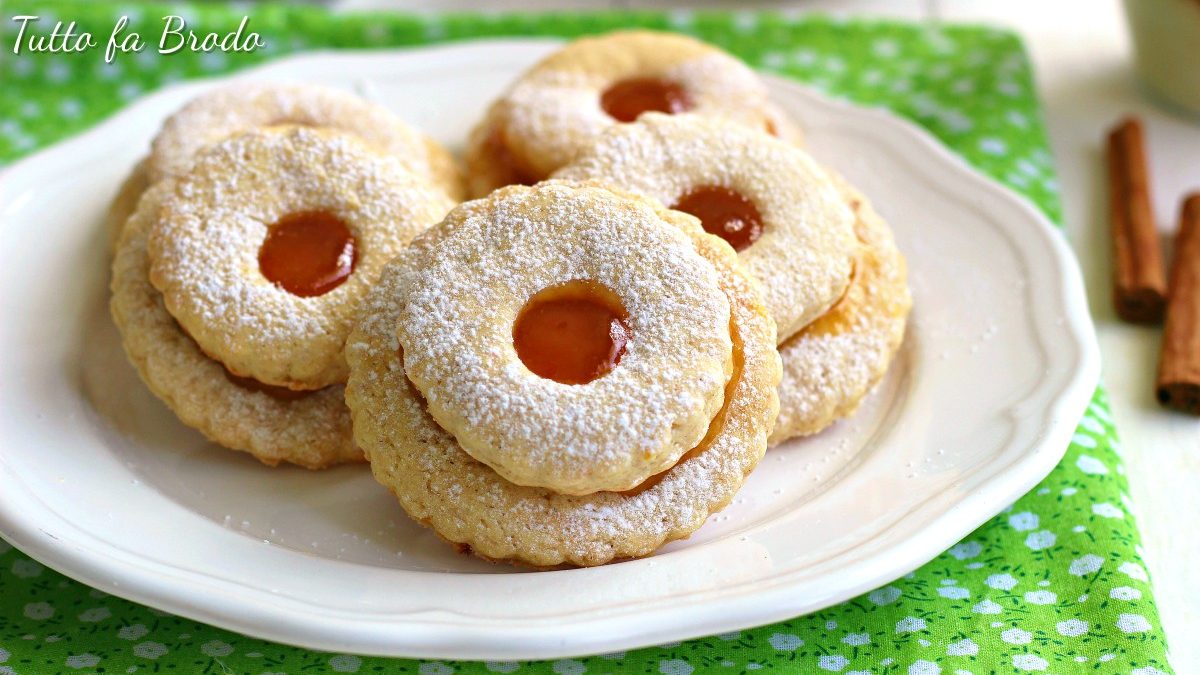 Biscotti Ciambelline Sarde Alla Cannella E Marmellata Tutto Fa Brodo In Cucina