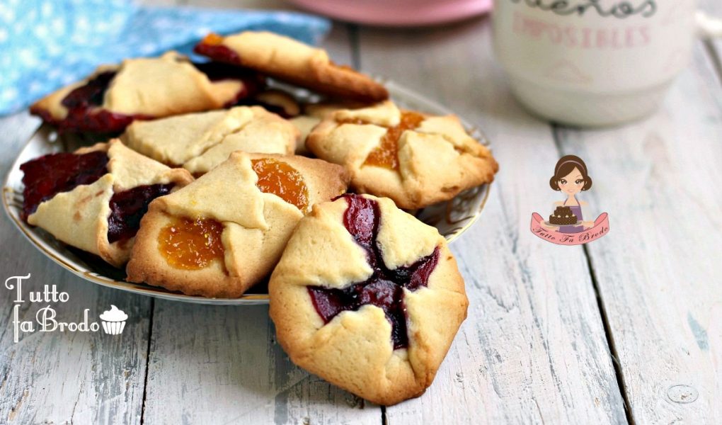 BISCOTTI RIPIENI ALLA MARMELLATA