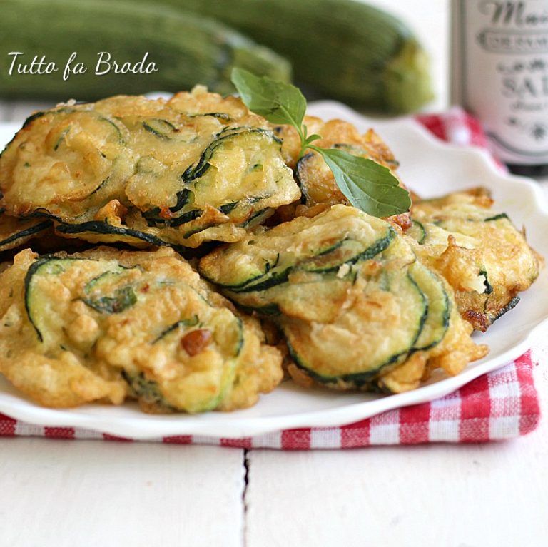 FRITTELLE DI ZUCCHINE PREZZEMOLATE - Tutto Fa Brodo In Cucina