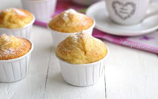 MUFFIN ALLO YOGURT SEMPLICI