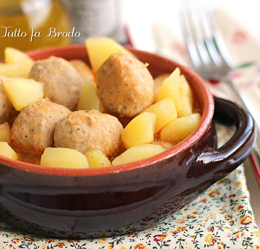 Polpette E Patate In Umido Ricetta Della Nonna Tutto Fa Brodo In Cucina
