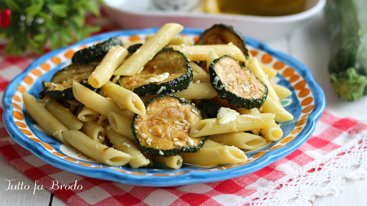Pasta Alla Ricotta Salata E Zucchine Tutto Fa Brodo In Cucina