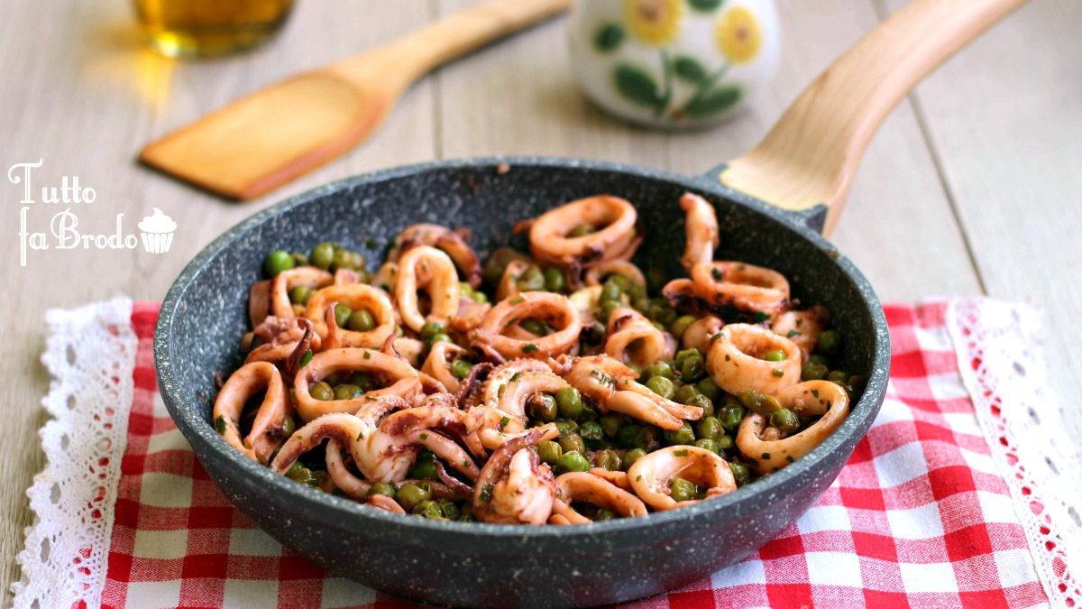 Calamari Con Piselli In Umido Tutto Fa Brodo In Cucina