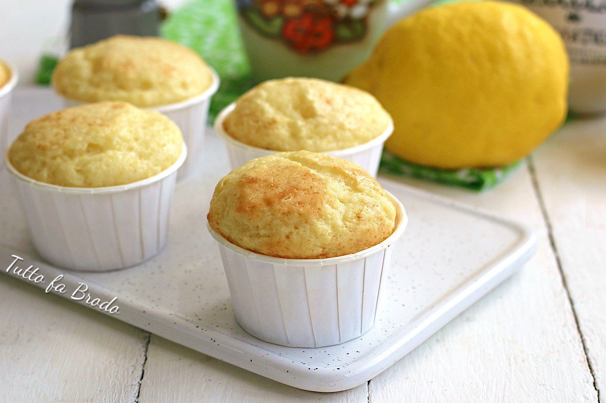 MUFFIN AL LIMONE E RICOTTA morbidi - Tutto fa Brodo in Cucina