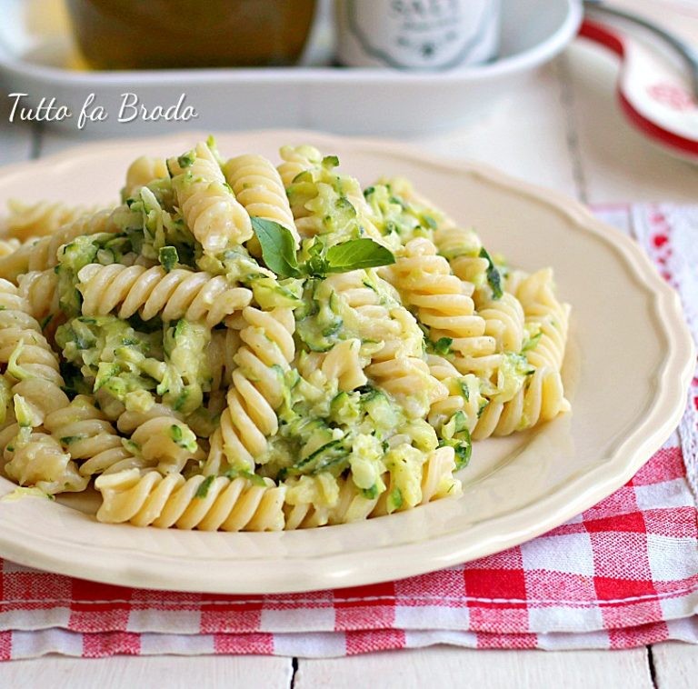 PASTA CREMOSA ALLE ZUCCHINE - Tutto Fa Brodo In Cucina