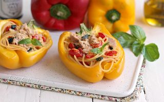 PEPERONI RIPIENI DI SPAGHETTI AL TONNO
