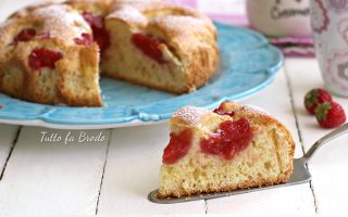 TORTA-CROSTATA-ALLA-CREMA-DI-FRAGOLE