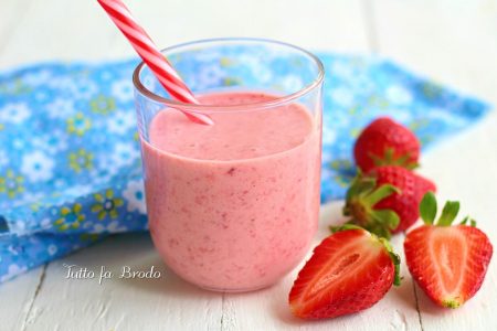 smoothie-allo-yogurt-e-fragole