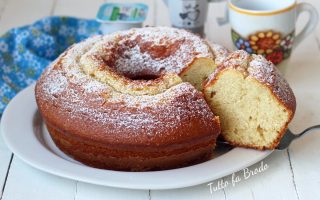 CIAMBELLONE ALLO YOGURT ALTO E SOFFICE