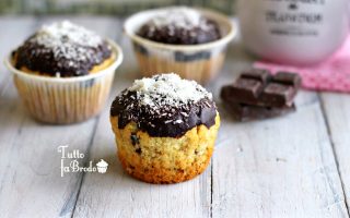 MUFFIN AL COCCO E CIOCCOLATO 