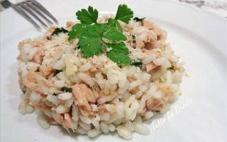 RISO AL TONNO CON BASILICO E PREZZEMOLO