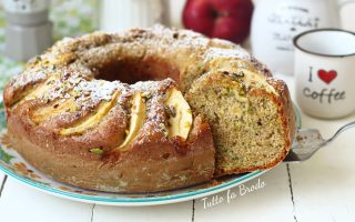 CIAMBELLA AL PISTACCHIO E MELE