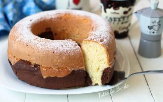 CIAMBELLONE BICOLORE ALLO YOGURT