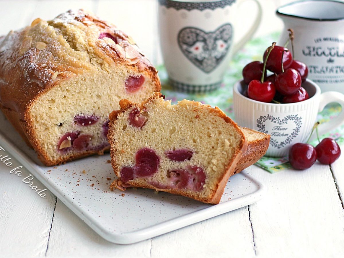 Plumcake Alle Ciliegie E Mandorle Morbido Tutto Fa Brodo In Cucina