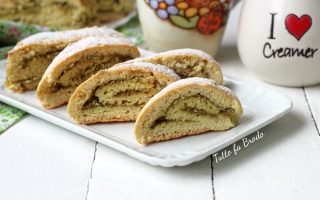 BISCOTTI ARROTOLATI AL PISTACCHIO