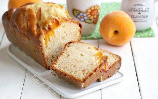 PLUMCAKE ALLE PESCHE E YOGURT