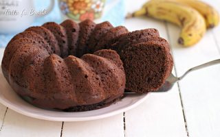 CIAMBELLA-AL-CIOCCOLATO-E-BANANA