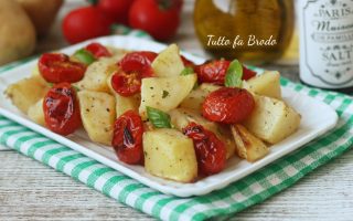 INSALATA DI PATATE E POMODORINI AL FORNO