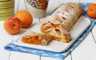 STRUDEL ALLE ALBICOCCHE E MARMELLATA