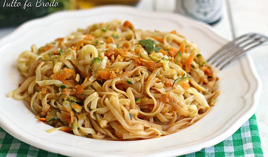 spaghetti-di-riso-alle-verdure