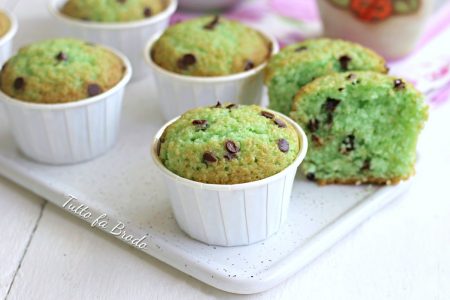 MUFFIN-ALLA-MENTA-CON-COCCO-E-CIOCCOLATO