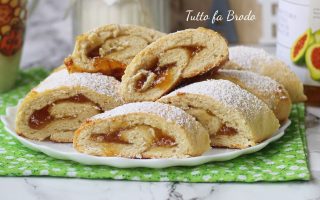 BISCOTTI ARROTOLATI ALLA MARMELLATA DI FICHI