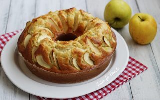 CIAMBELLONE ALLE MELE E LATTE