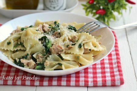 PASTA AGLI SPINACI E TONNO