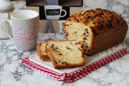 PLUMCAKE ALLO YOGURT E CIOCCOLATO