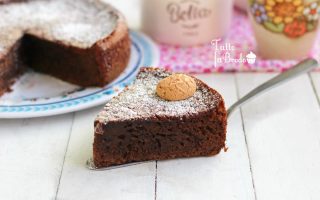 TORTA AGLI AMARETTI E CIOCCOLATO