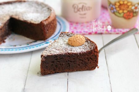 TORTA AGLI AMARETTI E CIOCCOLATO