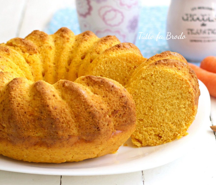 CIAMBELLA SOFFICE CAROTE E MANDORLE