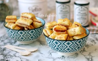 RUSTICI DI PASTA SFOGLIA AL SALAME