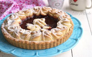 CROSTATA DI ROSE ALLA MARMELLATA