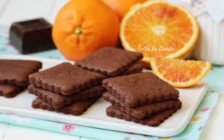 BISCOTTI AL CIOCCOLATO E ARANCIA