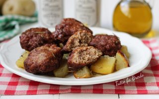 POLPETTE FRITTE CON PATATE AL FORNO