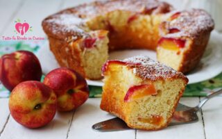 CIAMBELLA ALLO YOGURT E PESCHE