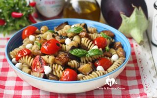 PASTA FREDDA CON MELANZANE evi