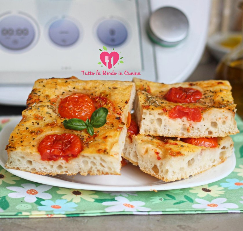 FOCACCIA AI POMODORINI BIMBY