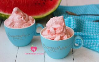 GELATO ALL'ANGURIA CON PANNA