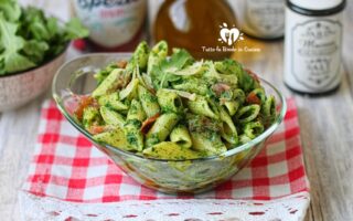 PASTA CON PROSCIUTTO CRUDO E RUCOLA