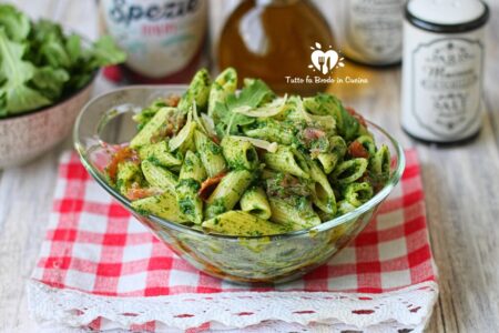 PASTA CON PROSCIUTTO CRUDO E RUCOLA